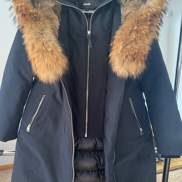 TRISH Powder Touch down coat with natural fur
Signature Mackage Collar - Picture 4 of 10